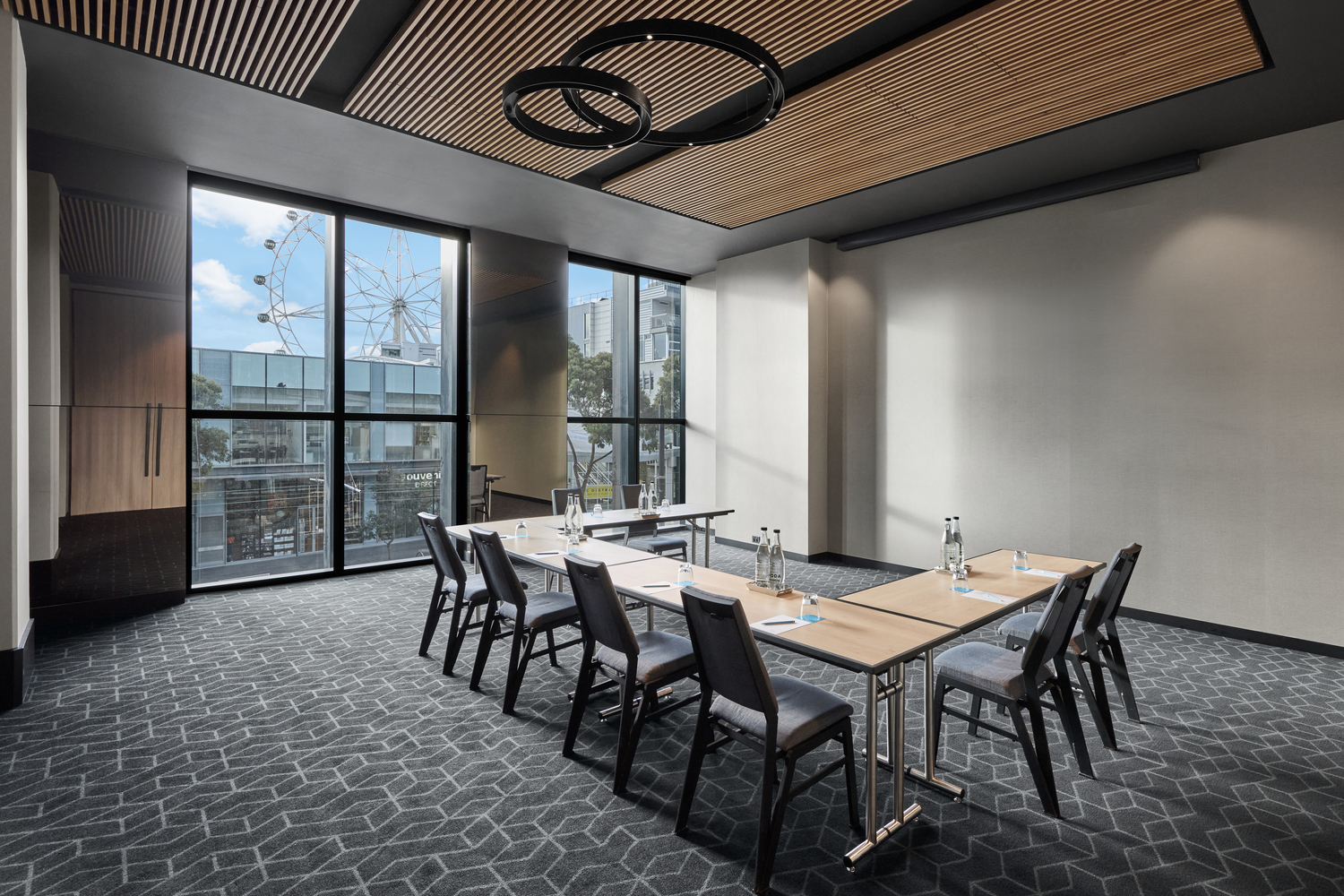 vibe hotel melbourne docklands conference u shape 452 2024