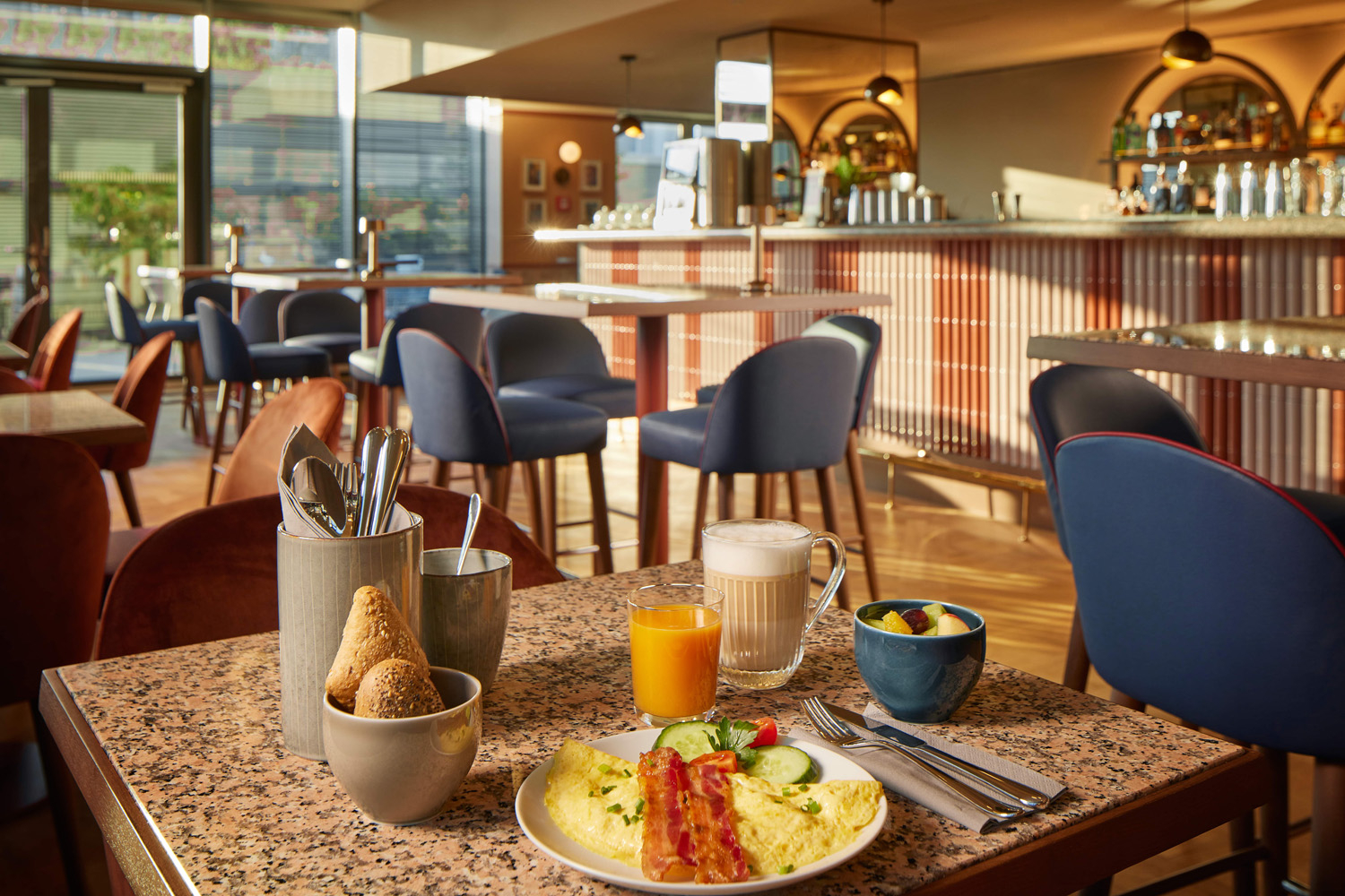 adina hotel stuttgart_breakfast3_05 2022