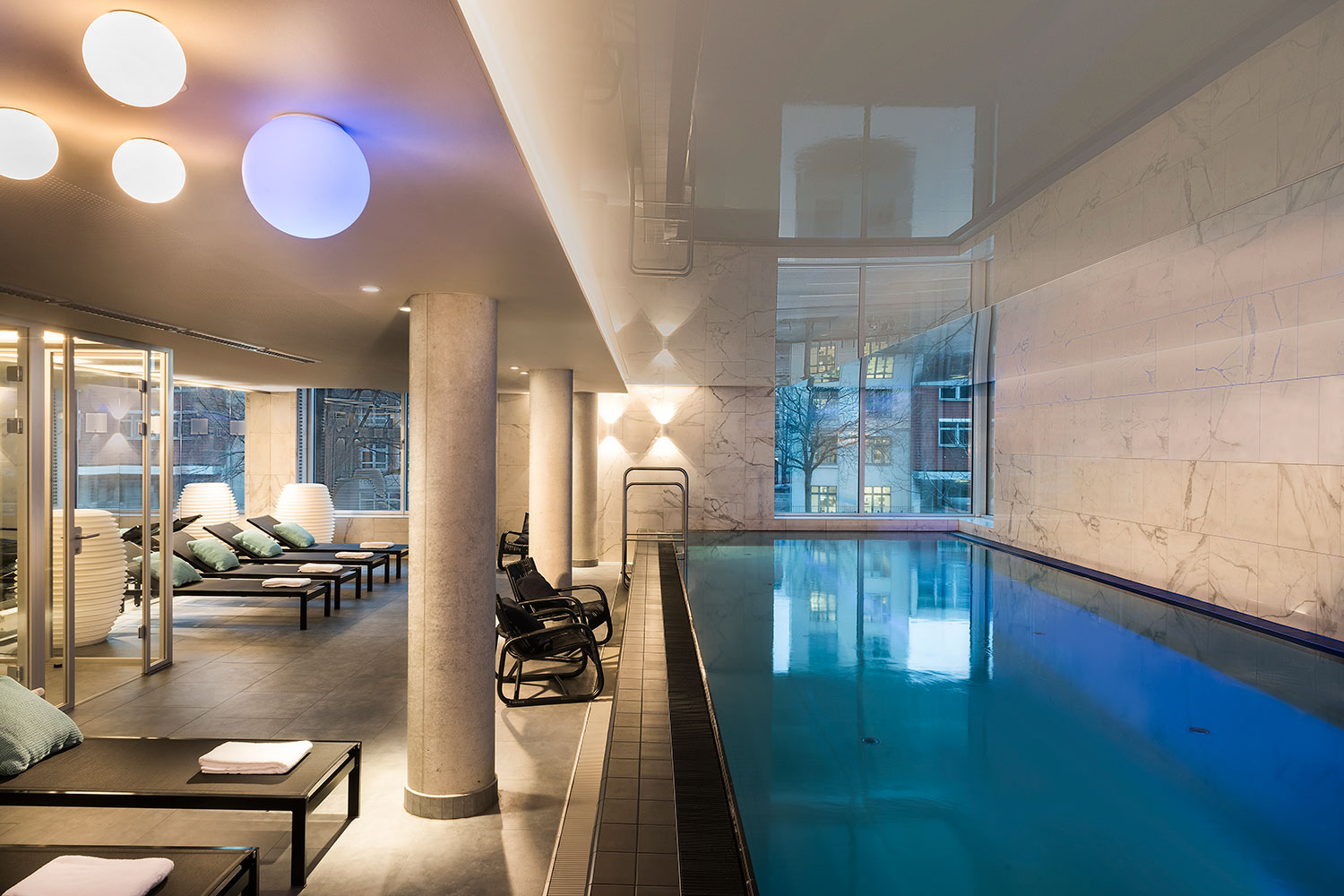 adina apartment hotel hamburg speicherstadt pool 01 2018