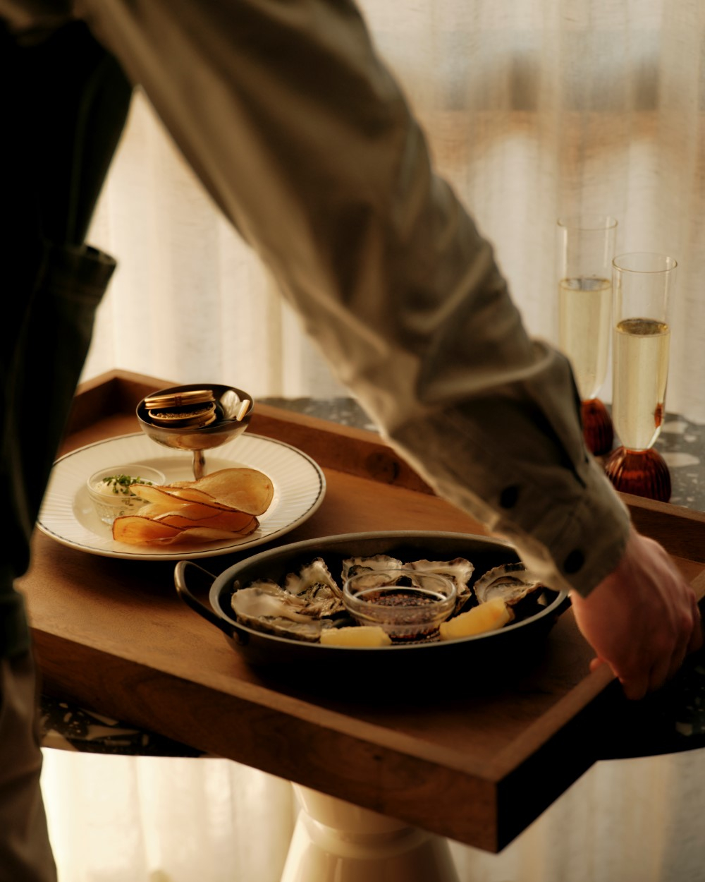 dine drink in room dining