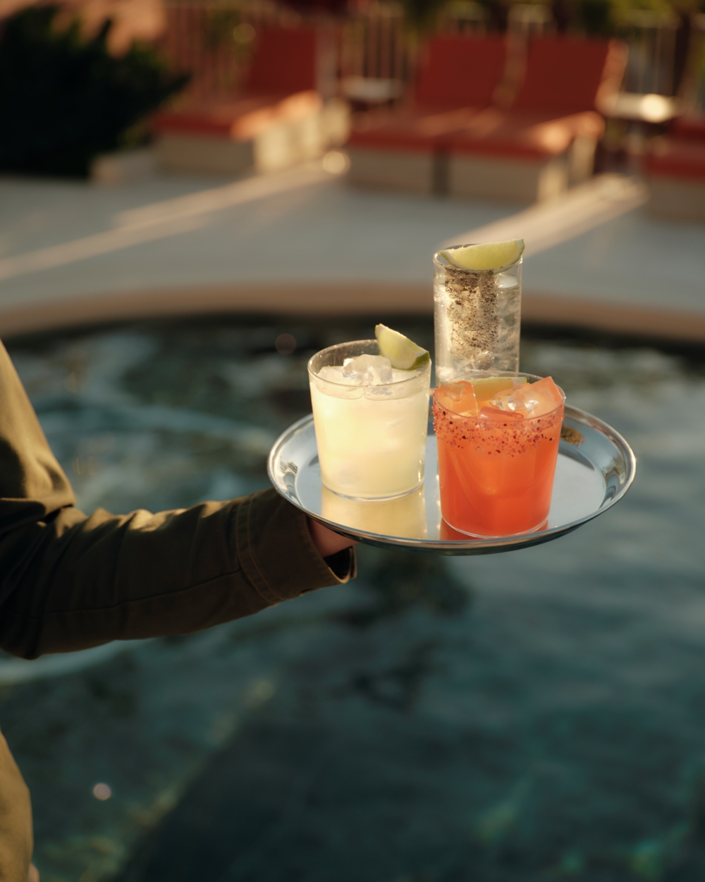 dine drink poolside dining