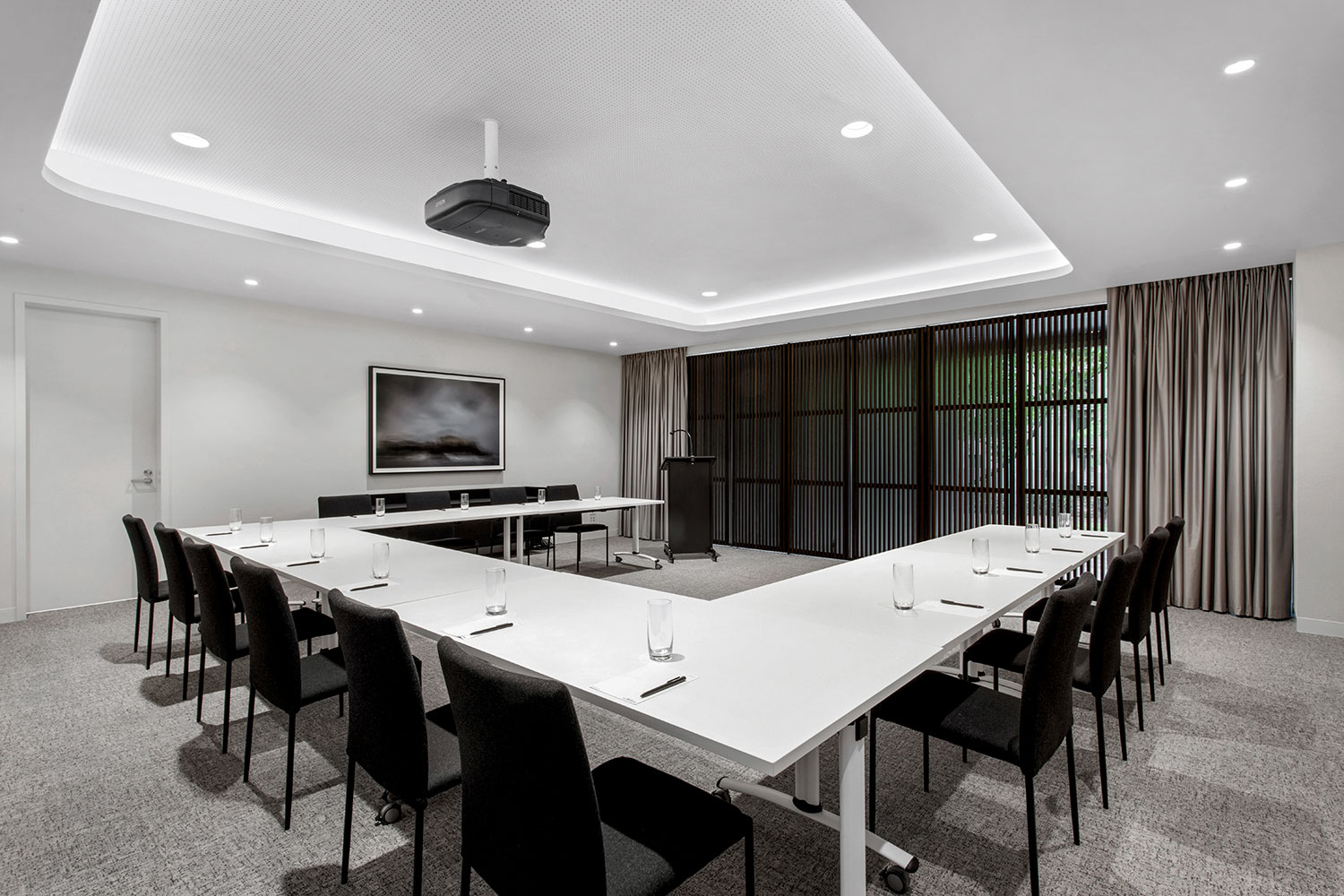 adina apartment hotel melbourne southbank conference clarendon ushape 01 2020