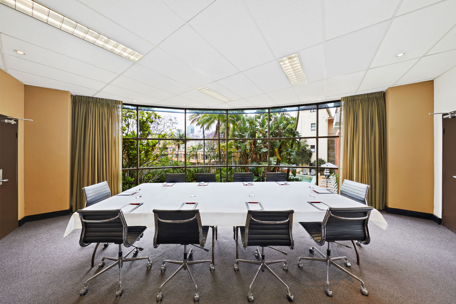 adina apartment hotel surry hills conference room boardroom 01 2017