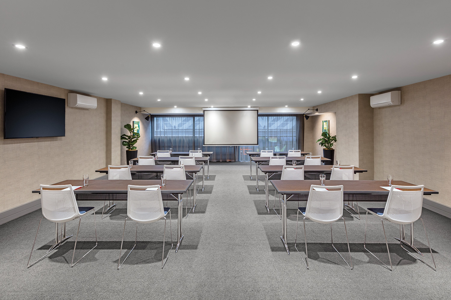 adina apartment hotel auckland britomart mahuhu conference room classroom 01 2016