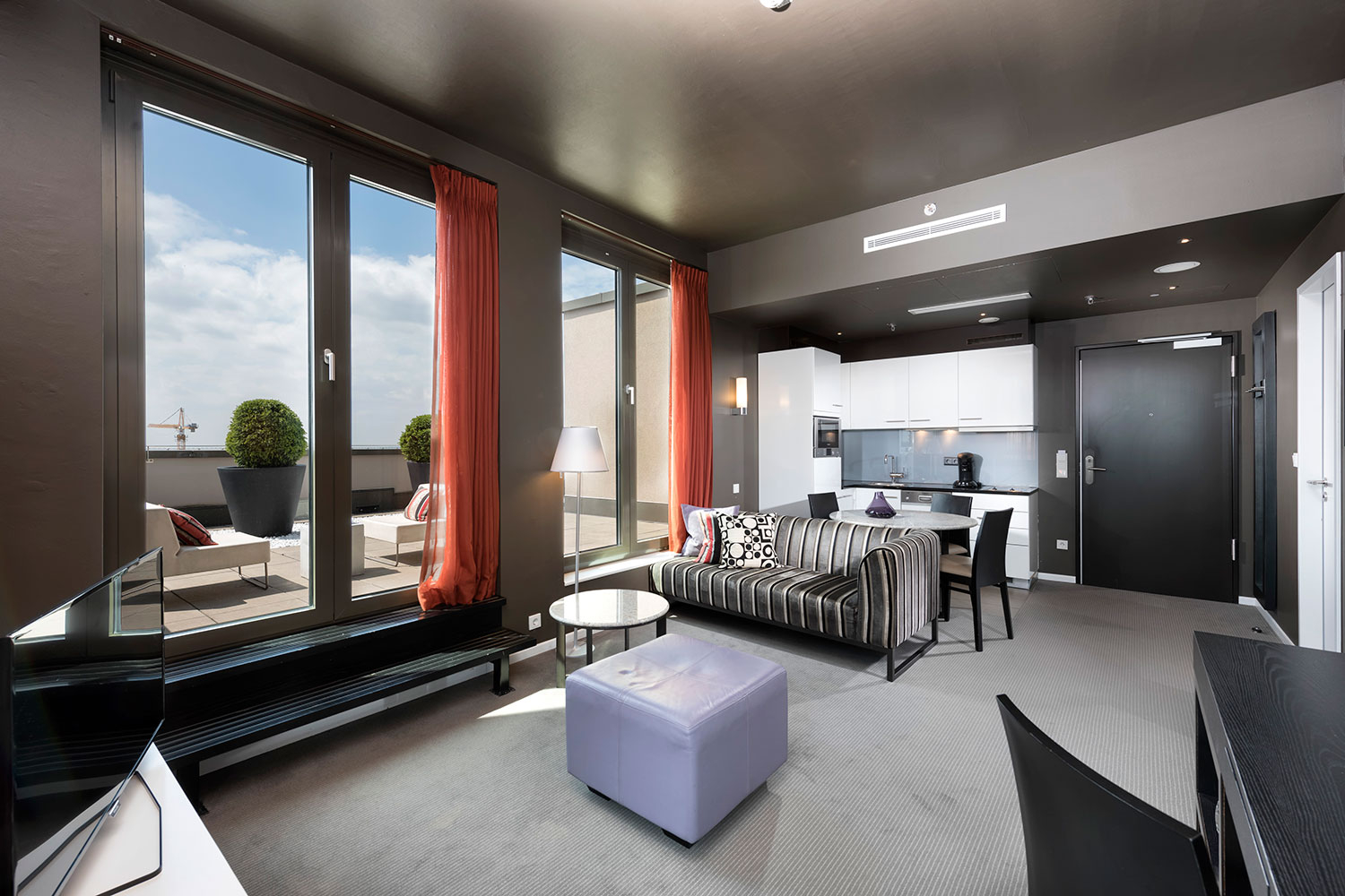 adina apartment hotel frankfurt neue oper penthouse 1 2