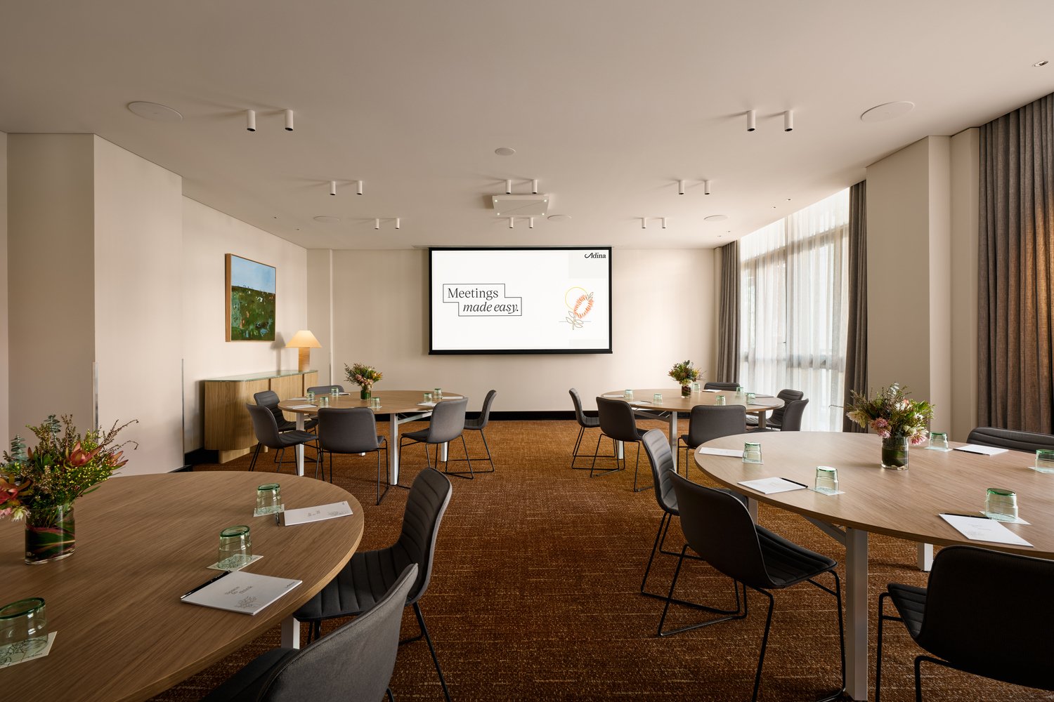 adina sydney darling harbour mariner b meeting room cabaret 01 2026