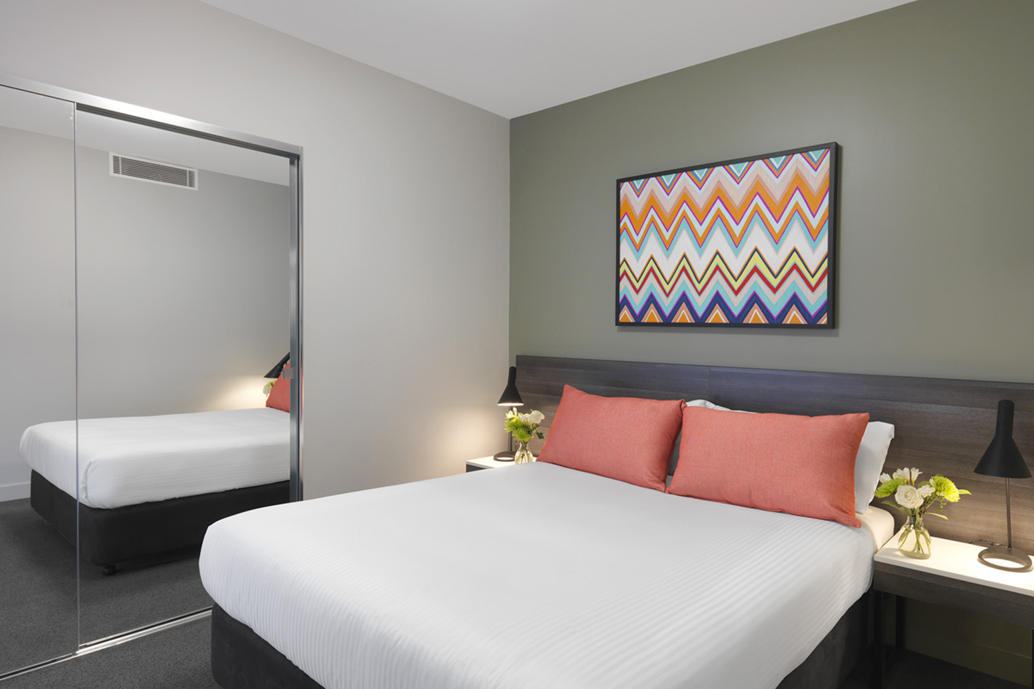 adina apartment hotel sydney airport one bedroom king 01 2015