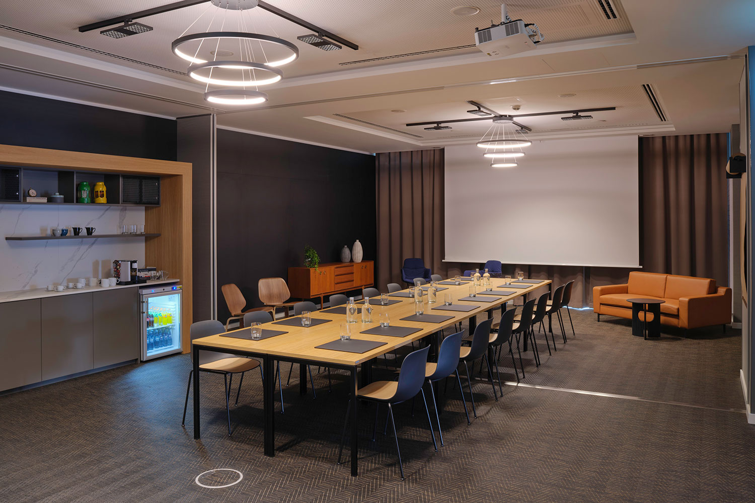 adina hotel cologne_meeting2_07_2021