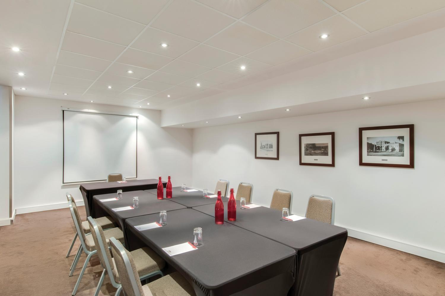 adina apartment hotel adelaide conference vault 1 boardroom 02 2018 1500 1000