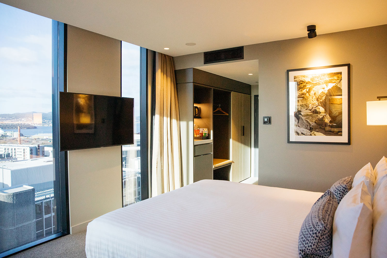 vibe hotel hobart special