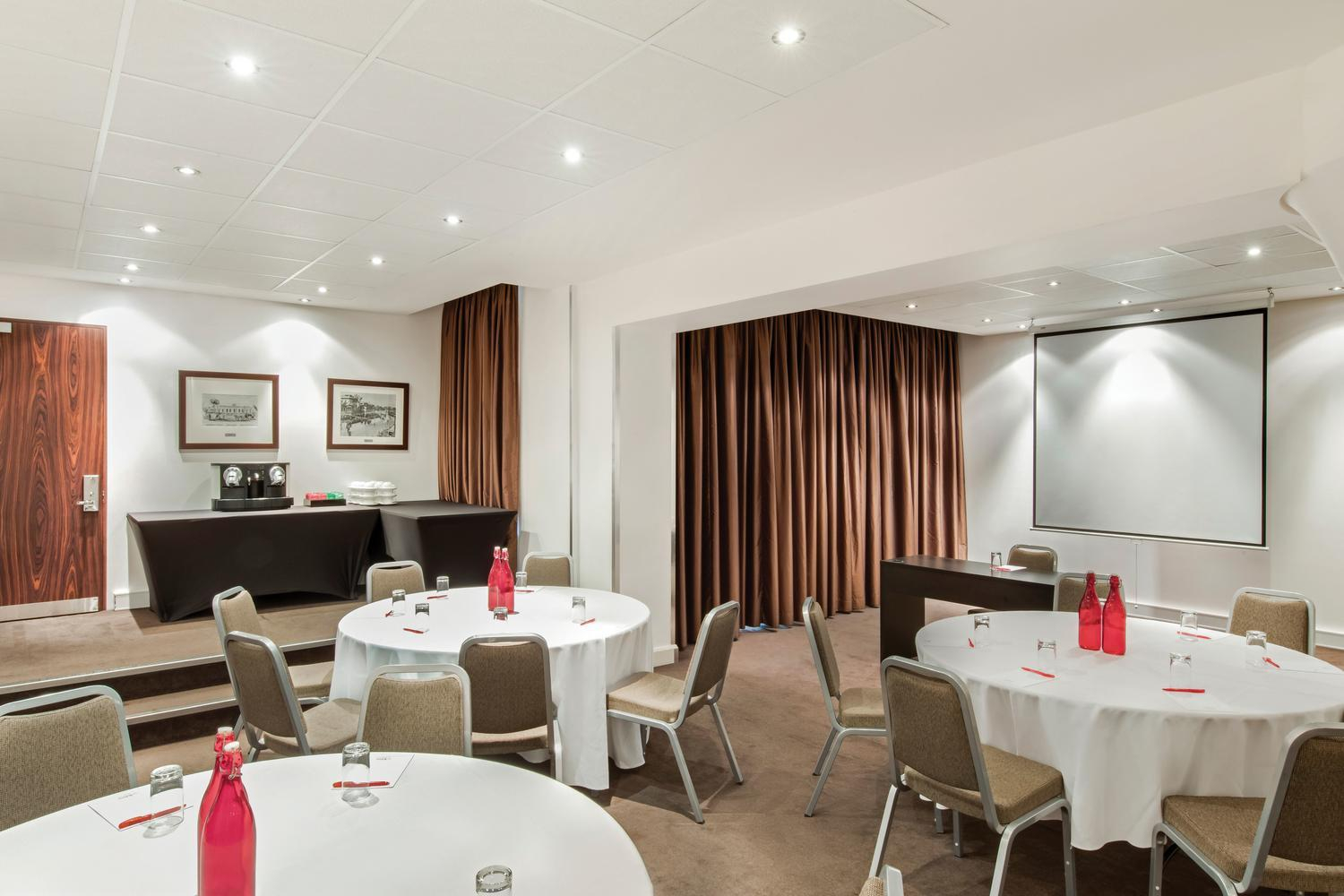 adina apartment hotel adelaide conference vault 2 banquet 02 2018 1500 1000