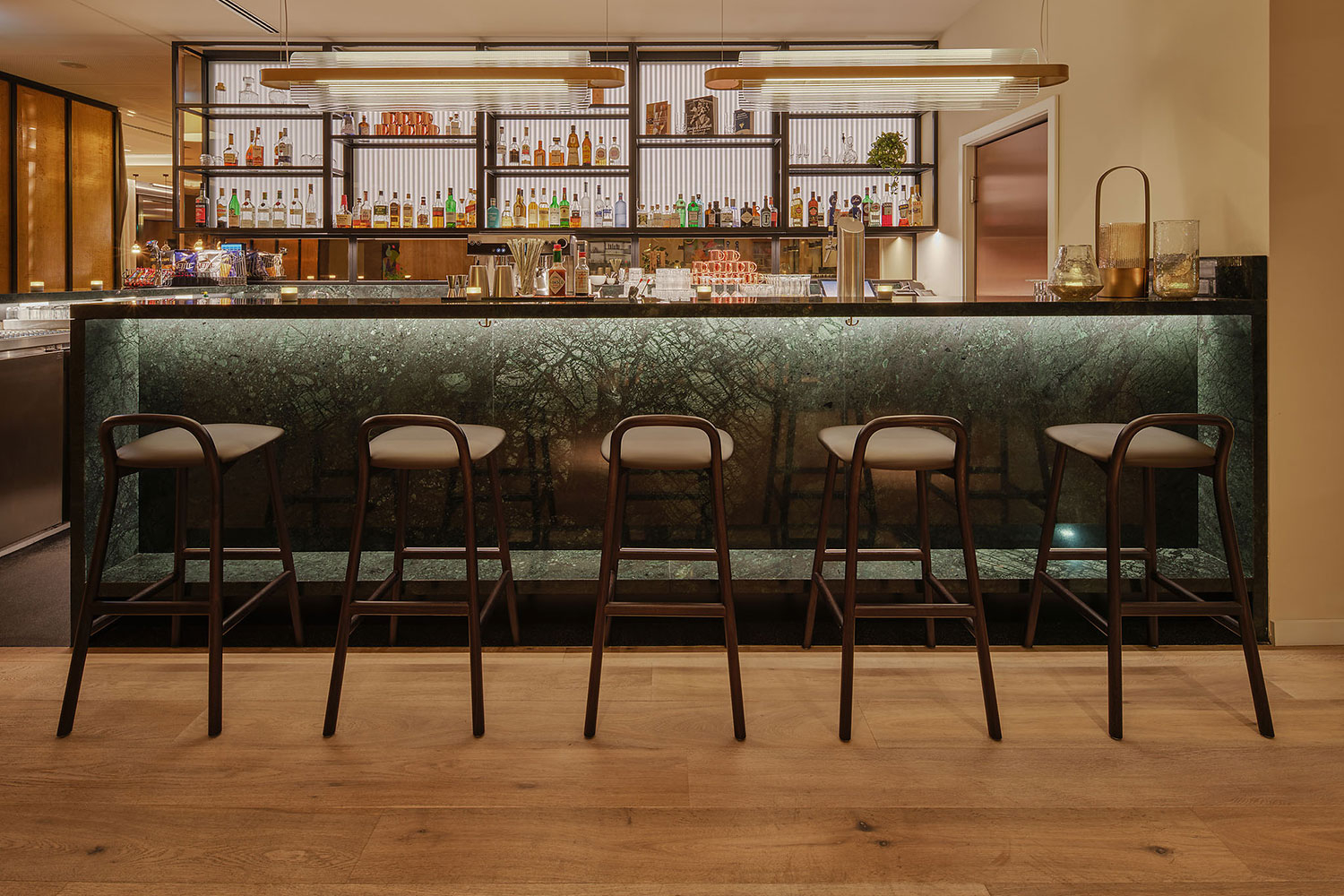 adina hotel cologne_bar otherside_09_2022 2